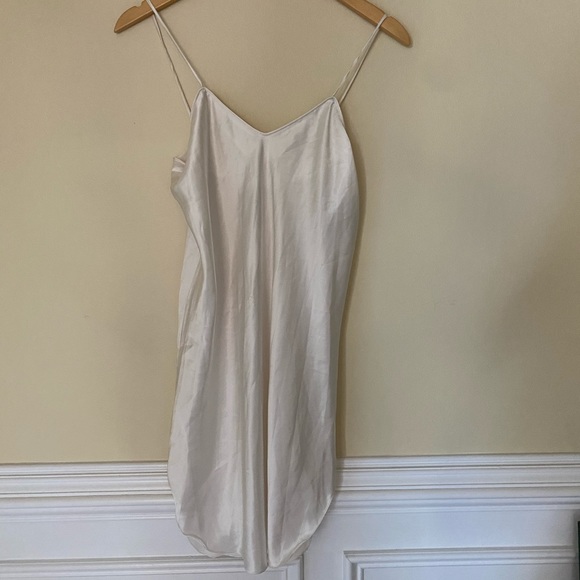 Satin Slip - Picture 1 of 3